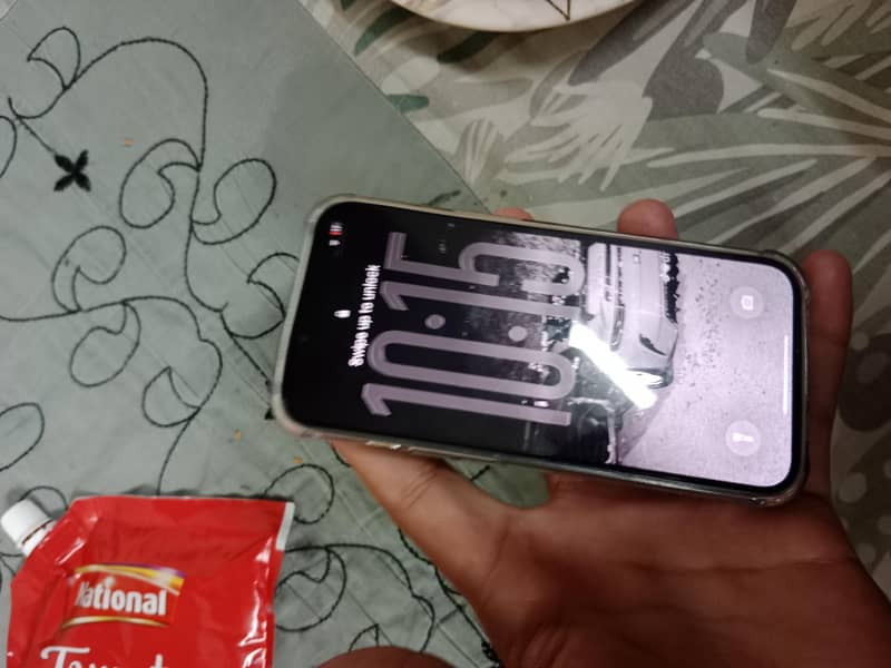 Apple iPhone 13 0