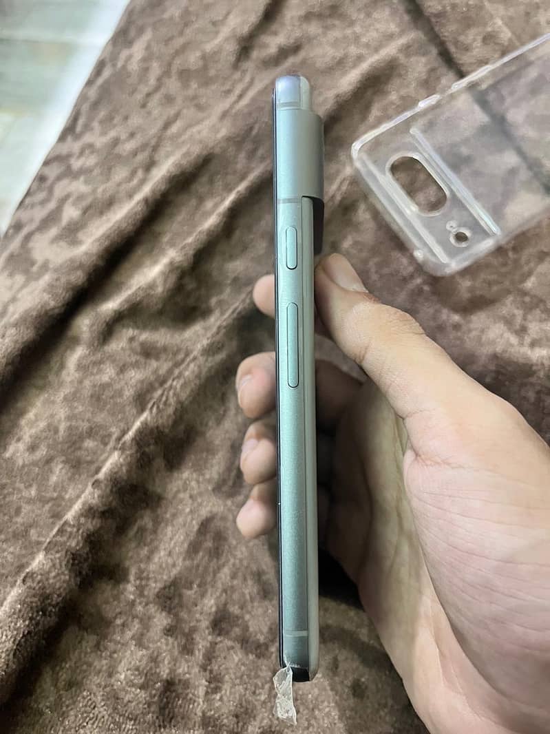 Google Pixel 8 4