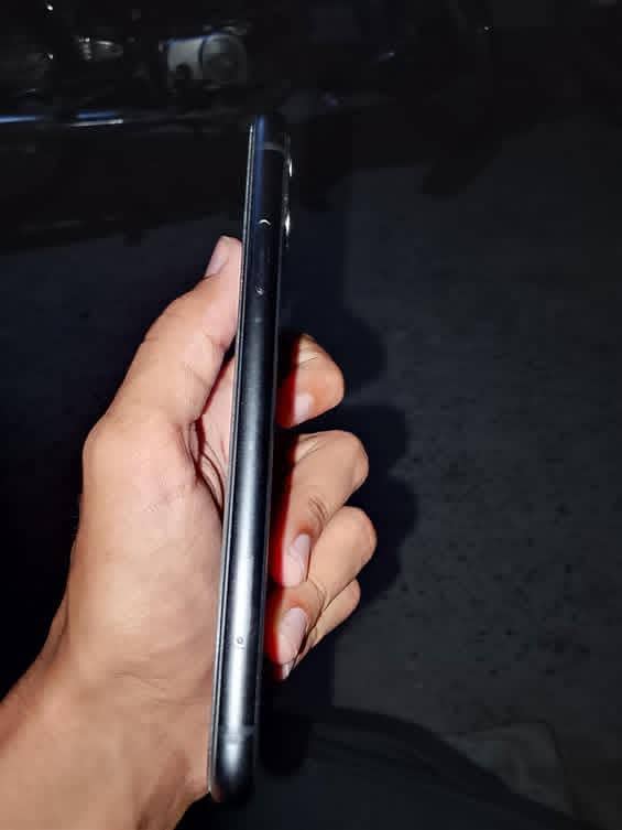 Apple iPhone 11 5