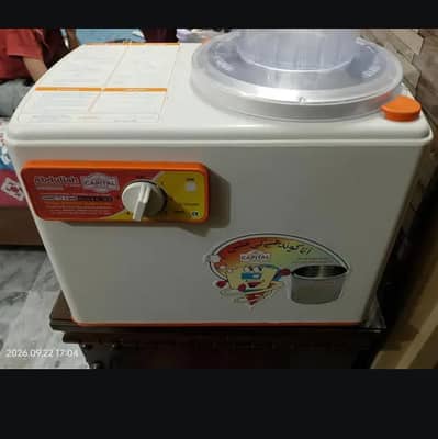 Aata ghundne ki machine (dough maker)