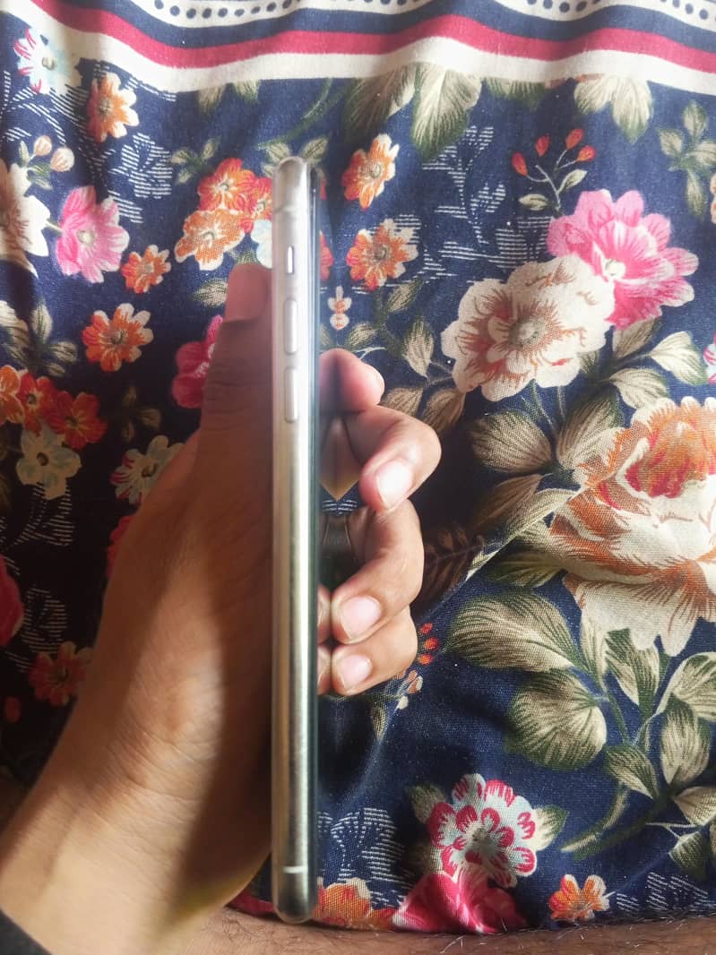 Apple iPhone 11 pro max 2