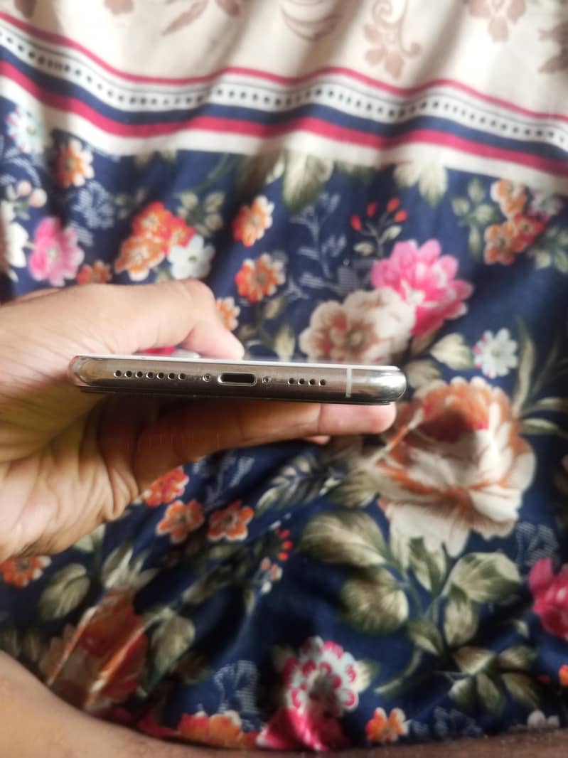 Apple iPhone 11 pro max 3