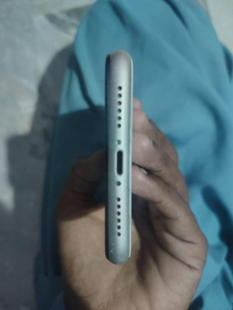 Apple iPhone 11 1