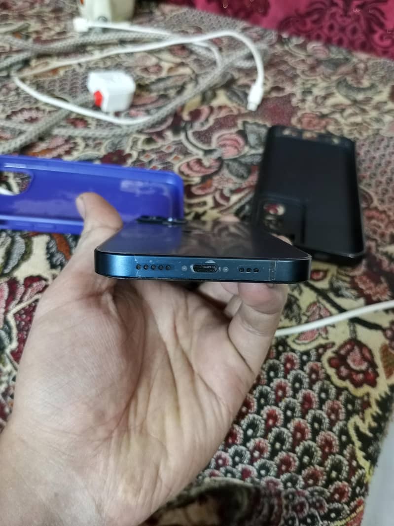 Apple iPhone 13 6