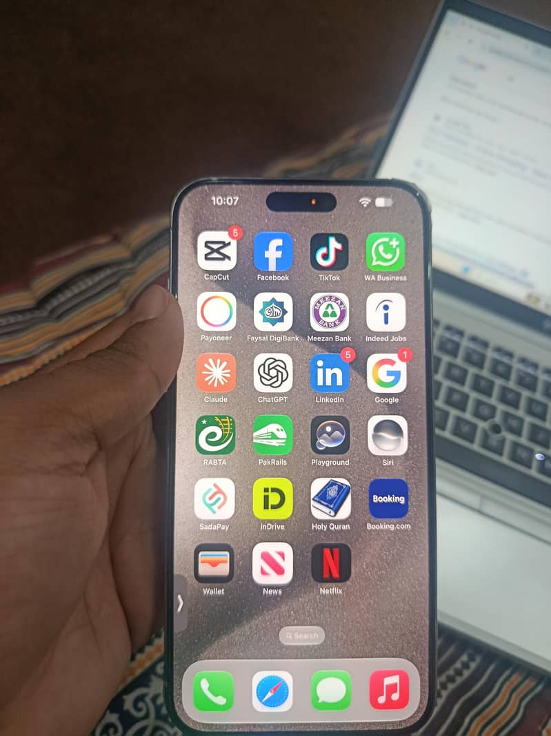 Apple iPhone 15 Pro Max 3