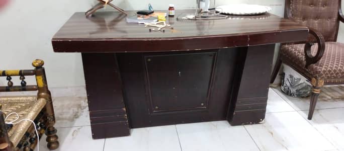 Office table