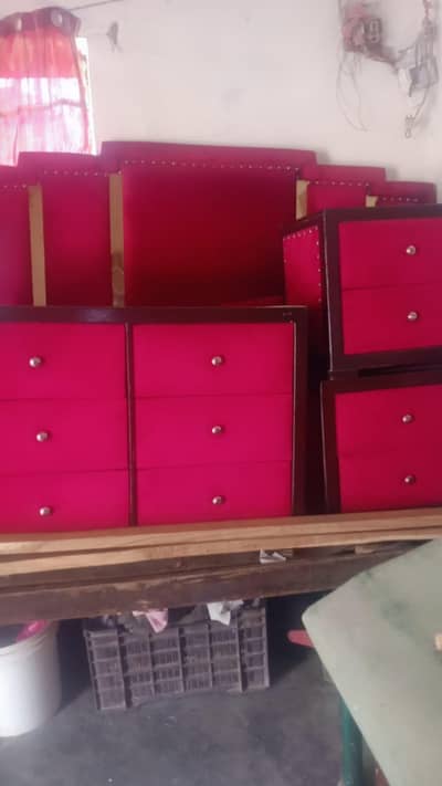 bed set singar meez 2 chote table our foam  brand new