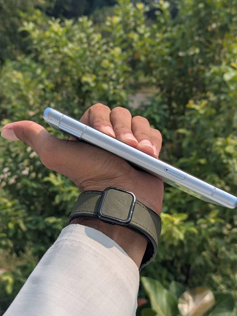 Mobile 3