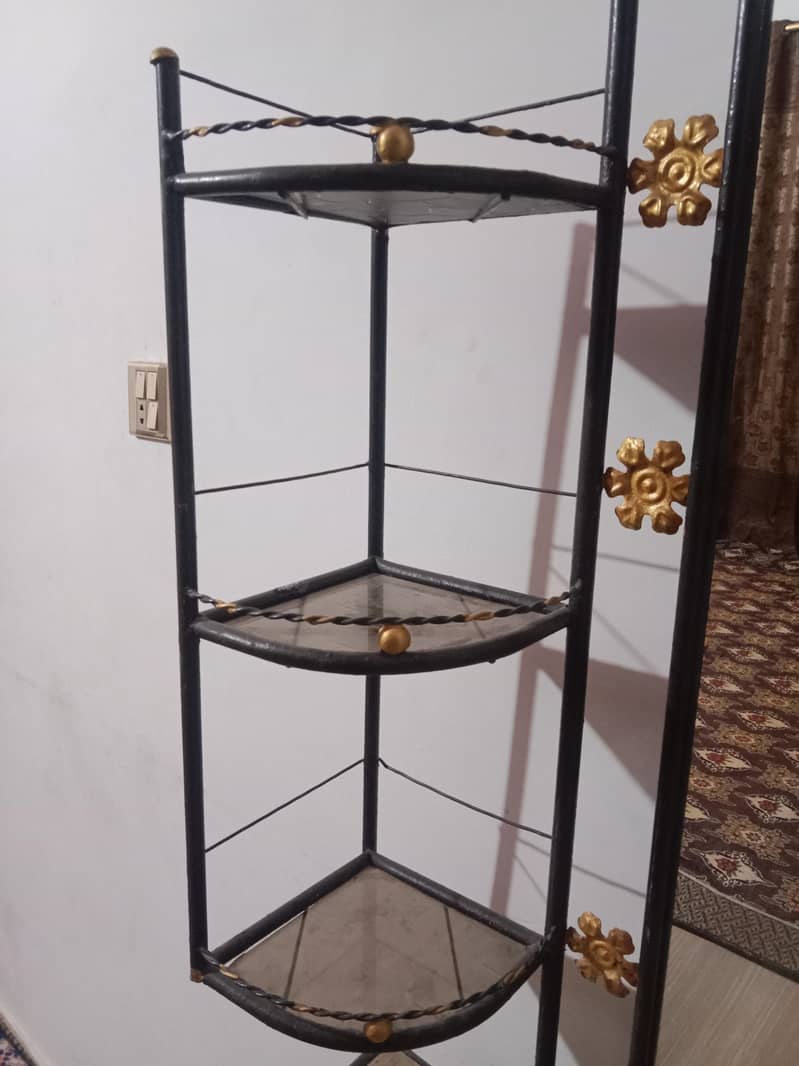 dressing table iron 1