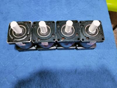 Servo motor gear box