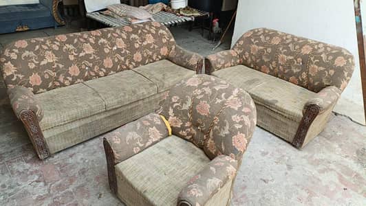Complete Sofa's set for sell good price
