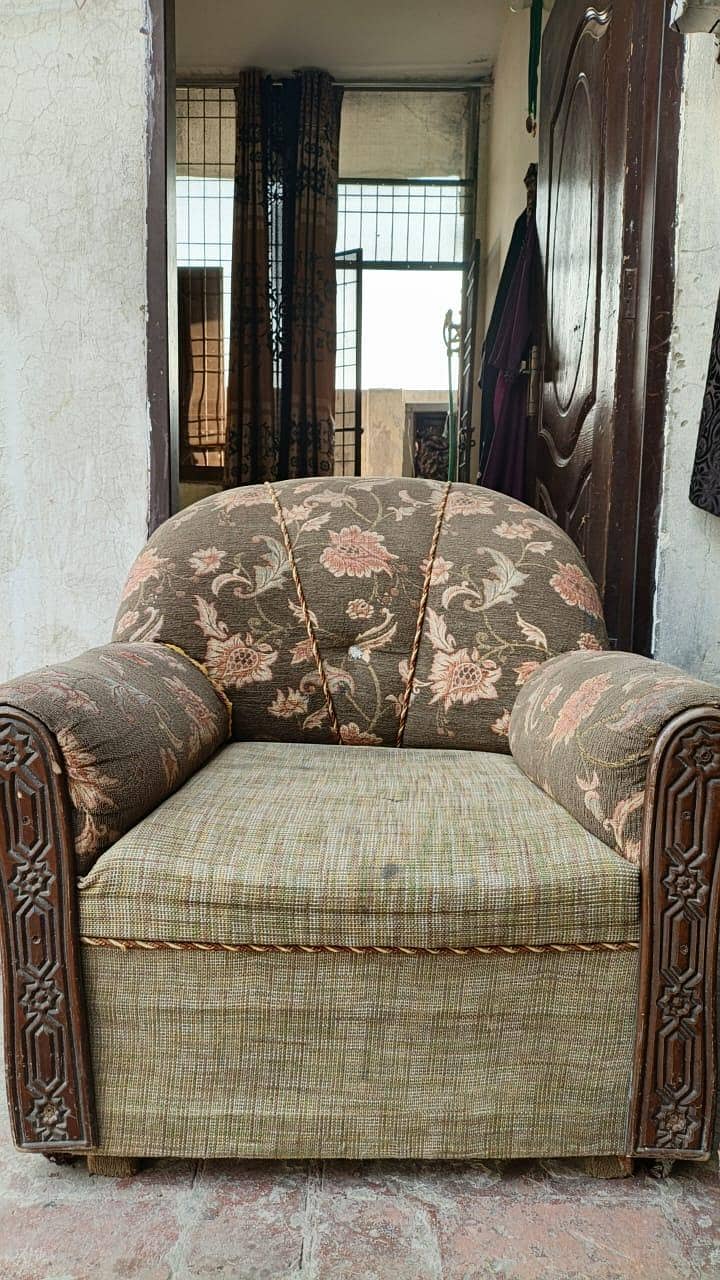 Complete Sofa's set for sell good price 2