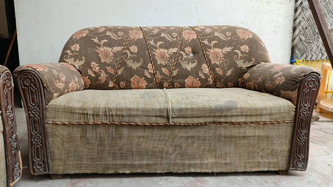 Complete Sofa's set for sell good price 4
