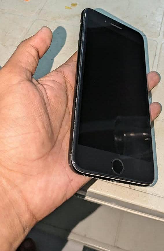 Apple iPhone 7 Plus 0