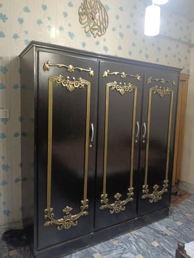 3 Doors Almari urgent sale