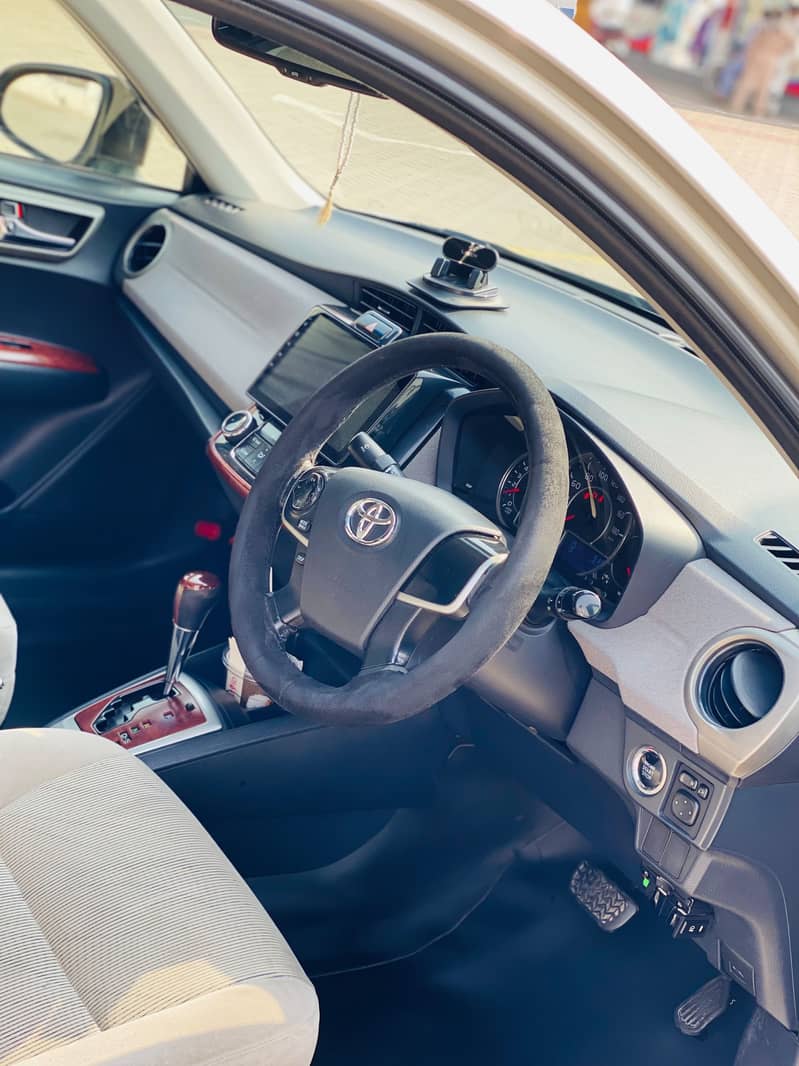 Toyota Corolla Axio 2012 3