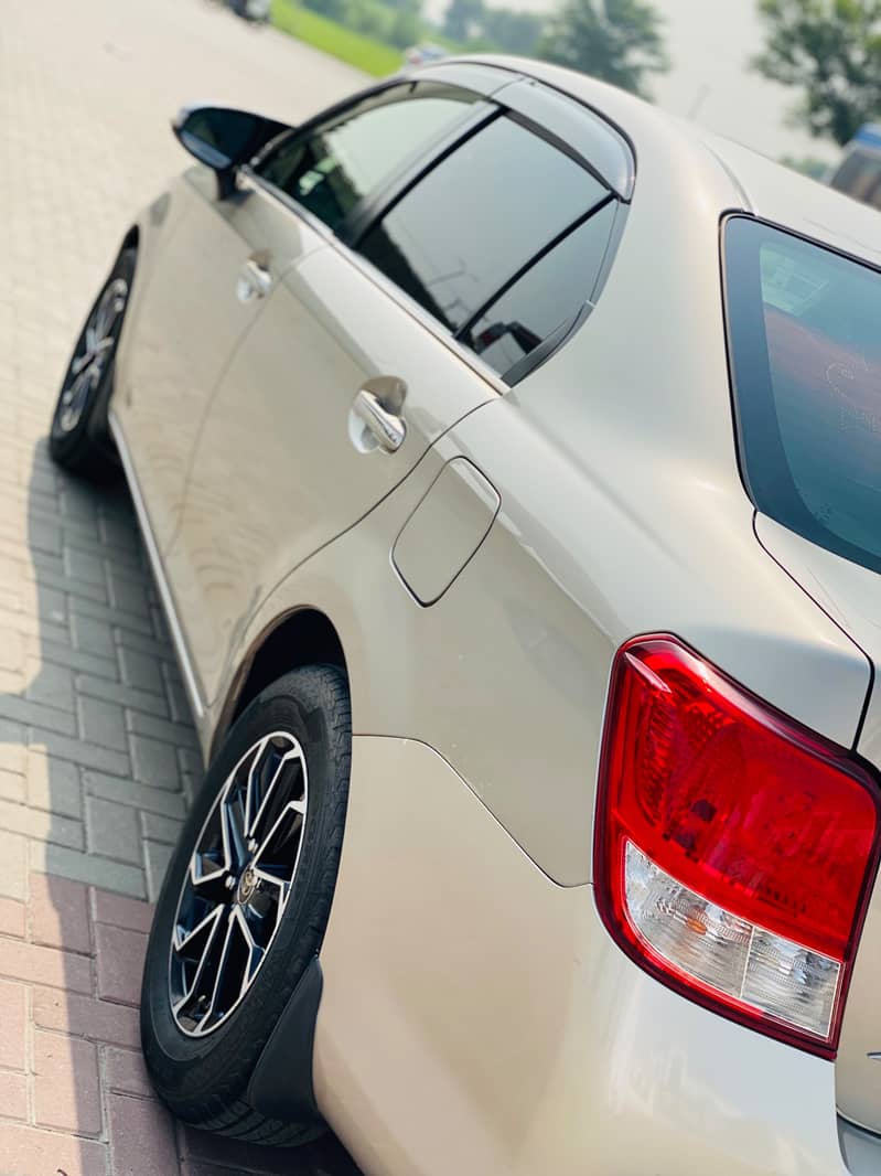 Toyota Corolla Axio 2012 5