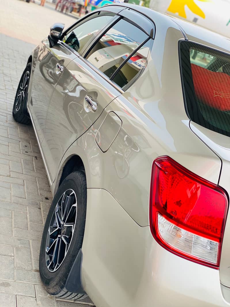 Toyota Corolla Axio 2012 11