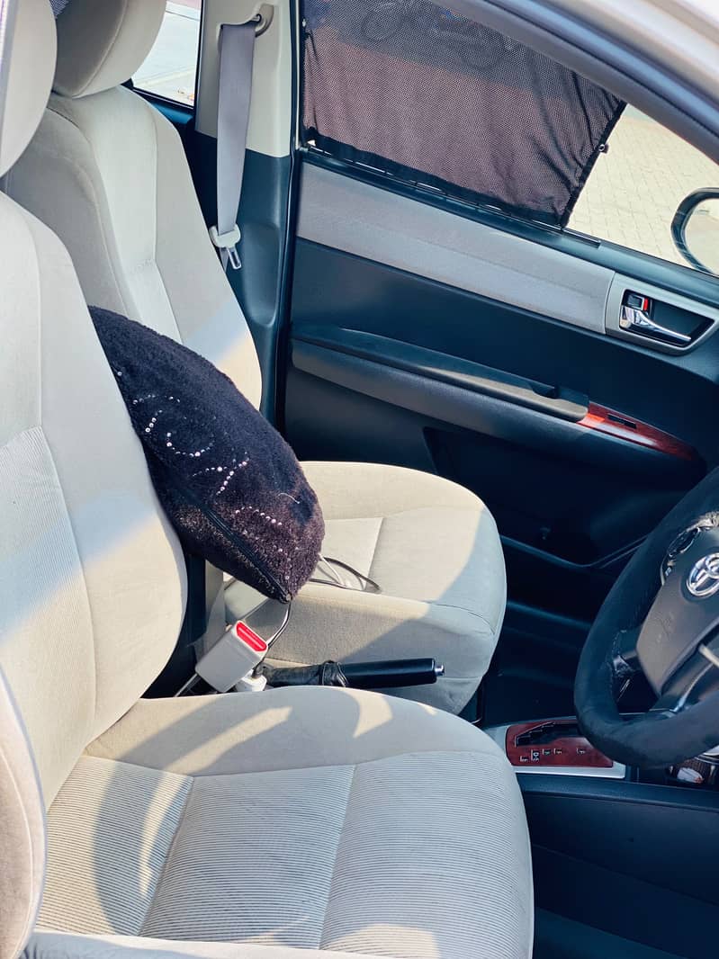 Toyota Corolla Axio 2012 14