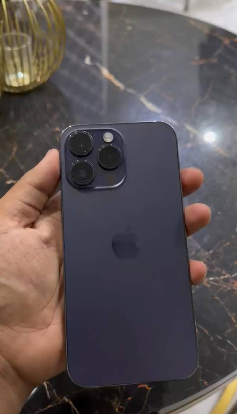 Apple iPhone 14 Pro Max 0
