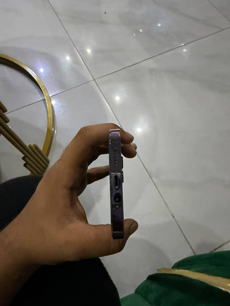 Apple iPhone 14 Pro Max 1