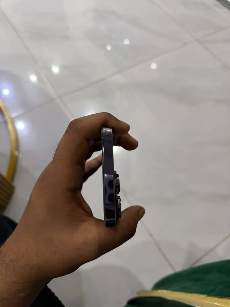 Apple iPhone 14 Pro Max 4