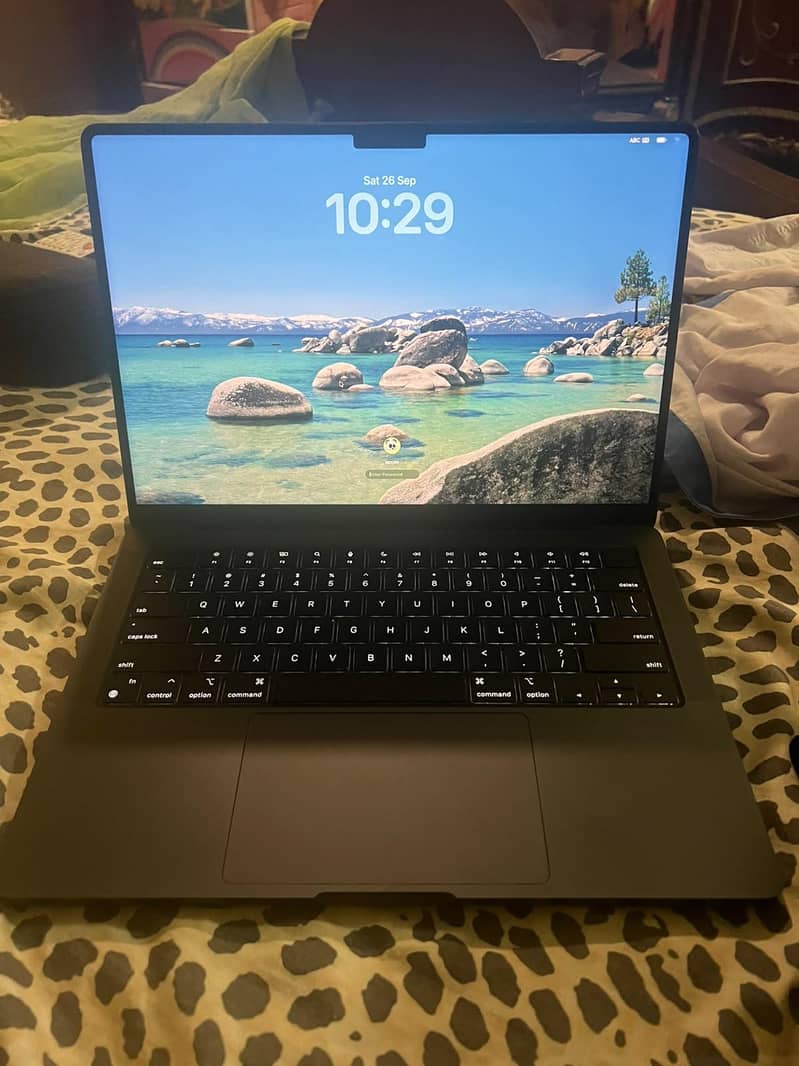 macbook pro m4 0