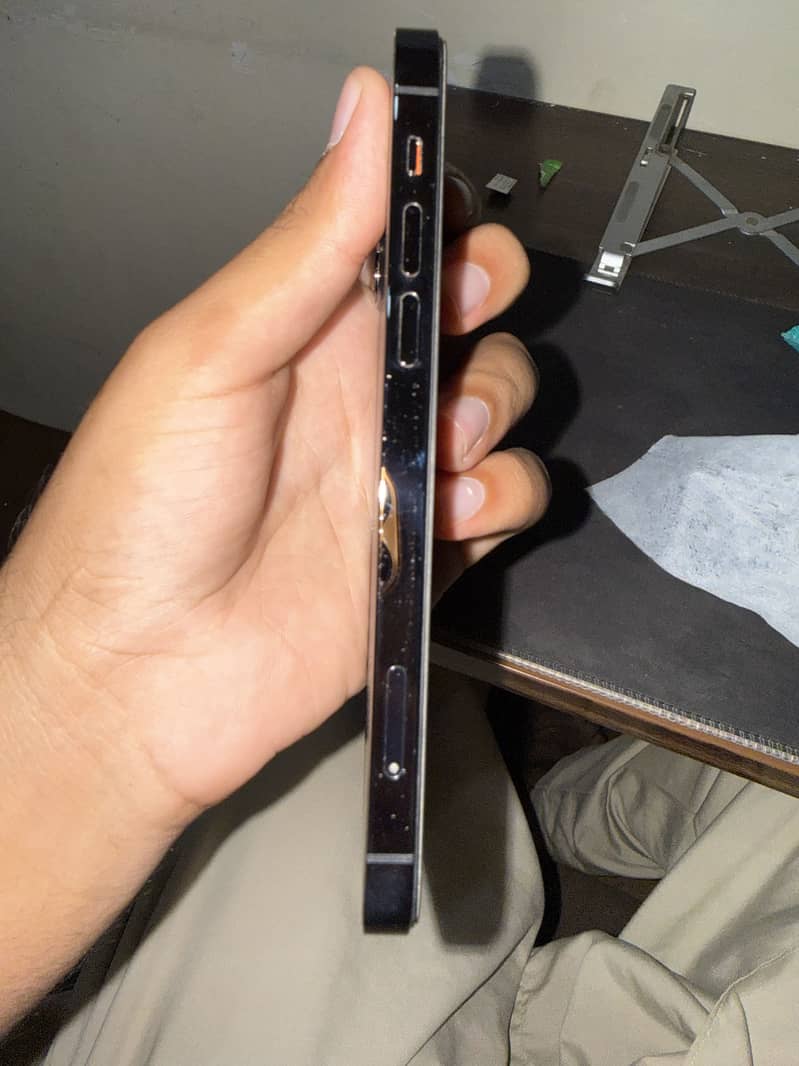 Apple iPhone 12 Pro 2