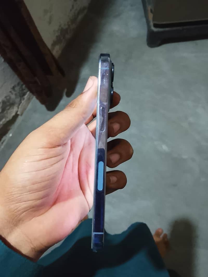 Apple iPhone 13 Pro jv 0