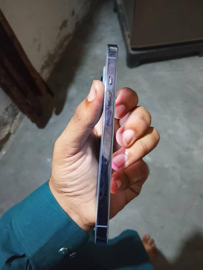 Apple iPhone 13 Pro jv 3