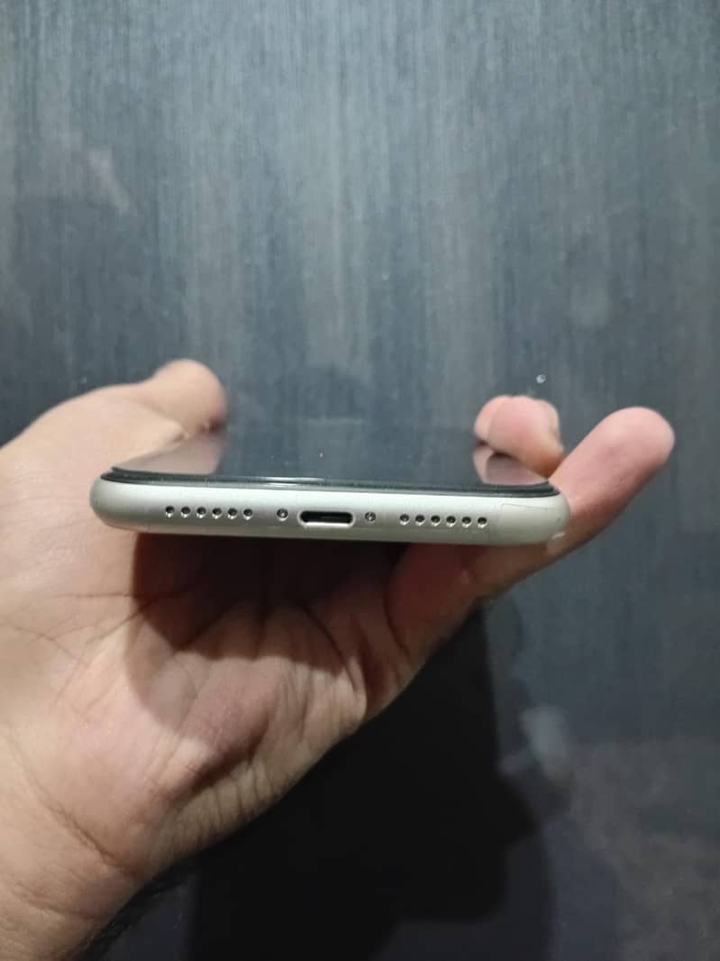 Apple iPhone 11 2