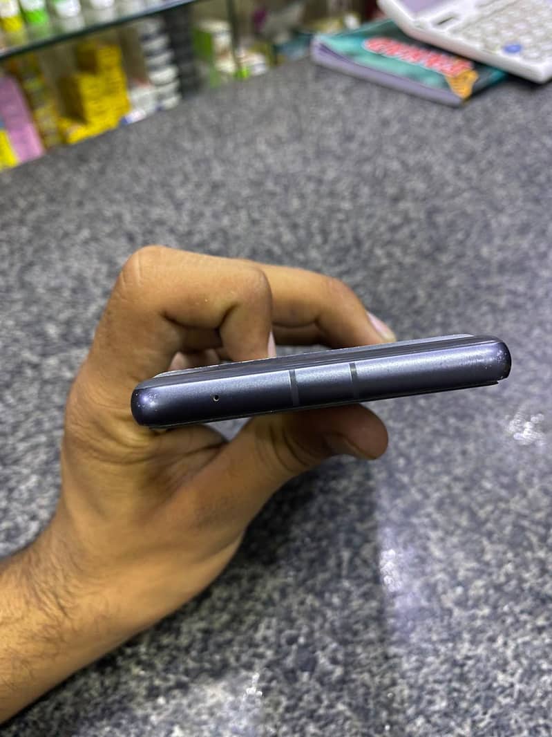 Google Pixel 7a 5