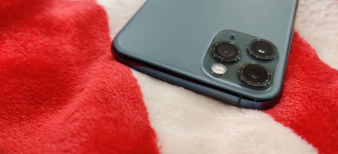 Apple iPhone 11 Pro 2