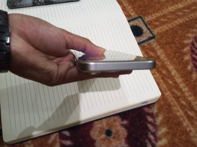 Apple iPhone 15 Pro Max 2