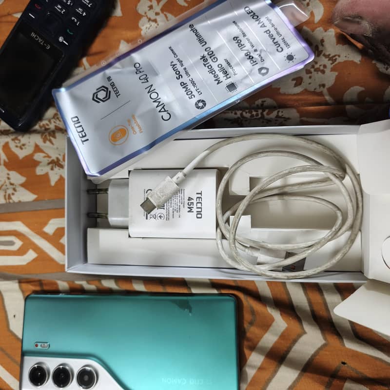 Tecno CAMON 40 Pro 1