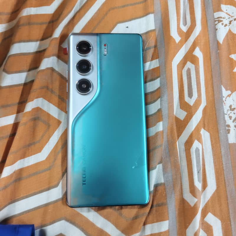 Tecno CAMON 40 Pro 2