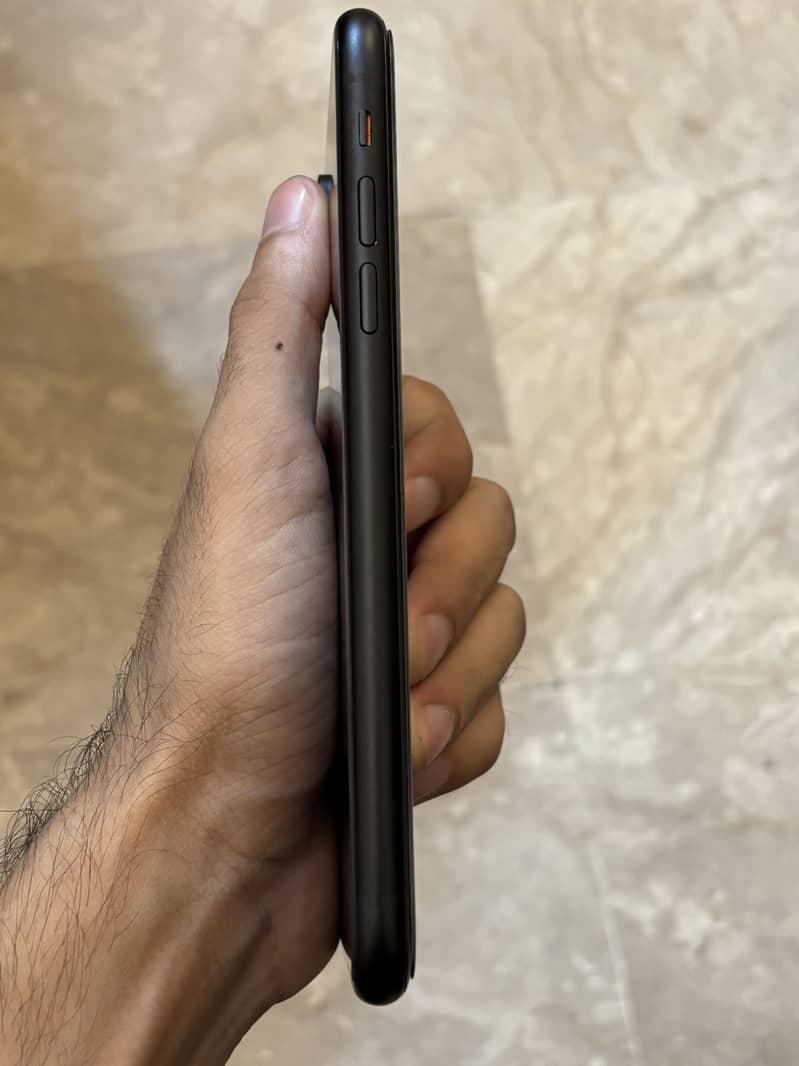Apple iPhone XR 1