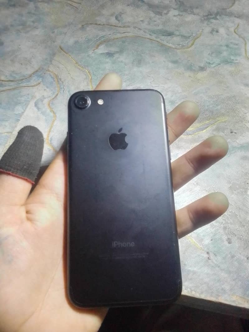Apple iPhone 7 1