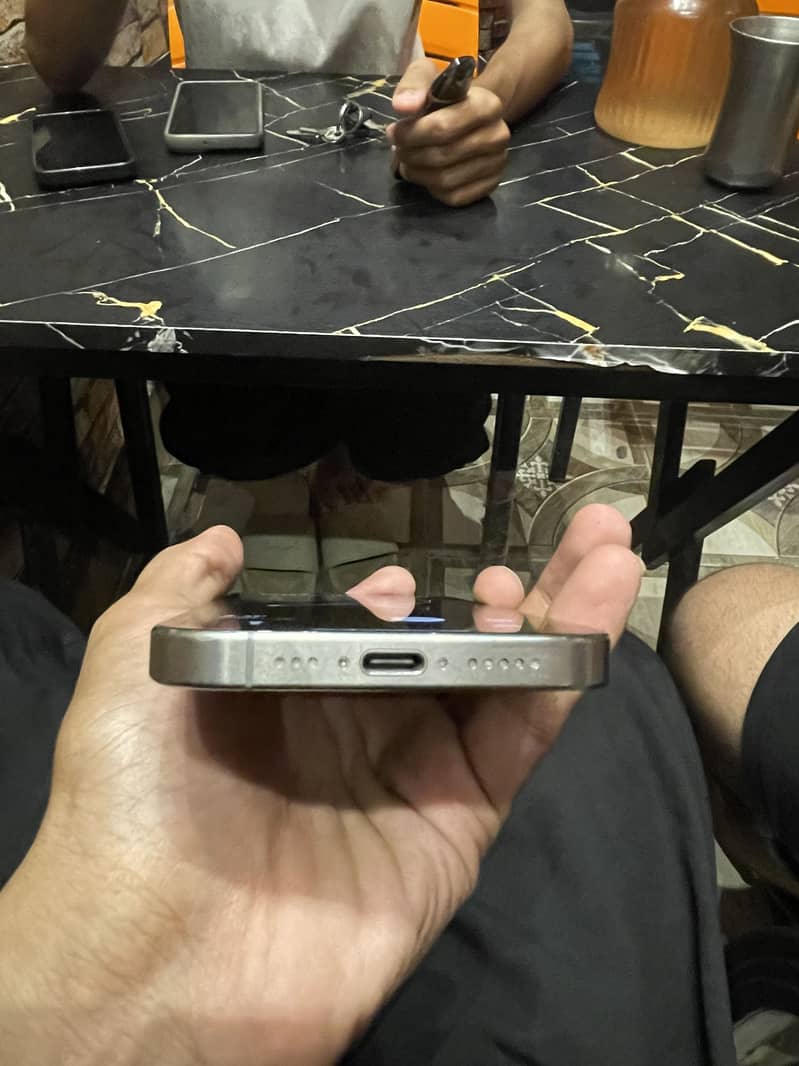 Apple iPhone 15 Pro 2