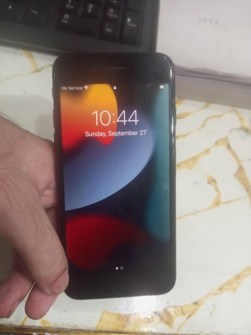 Apple iPhone 7 3