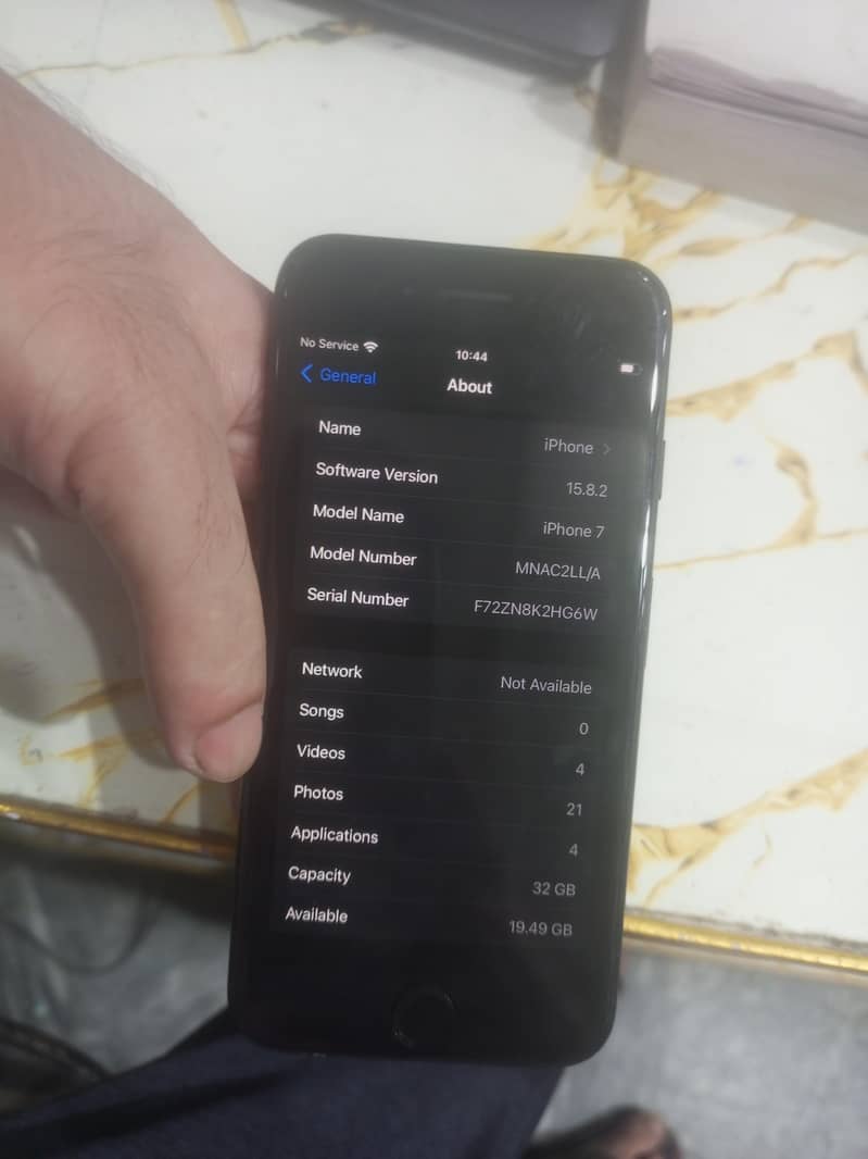 Apple iPhone 7 4
