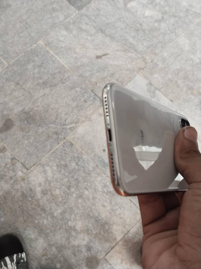 Apple iPhone X 3