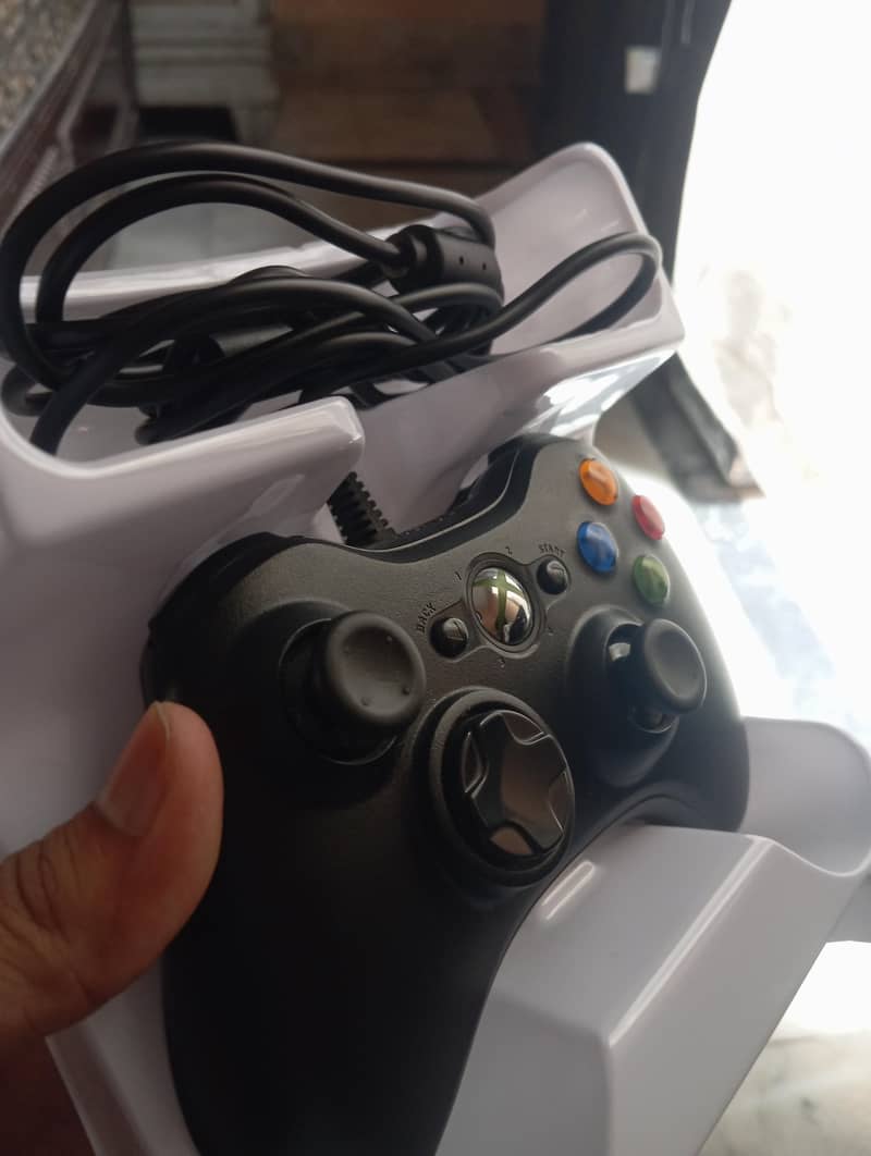 Xbox 360 controller 1