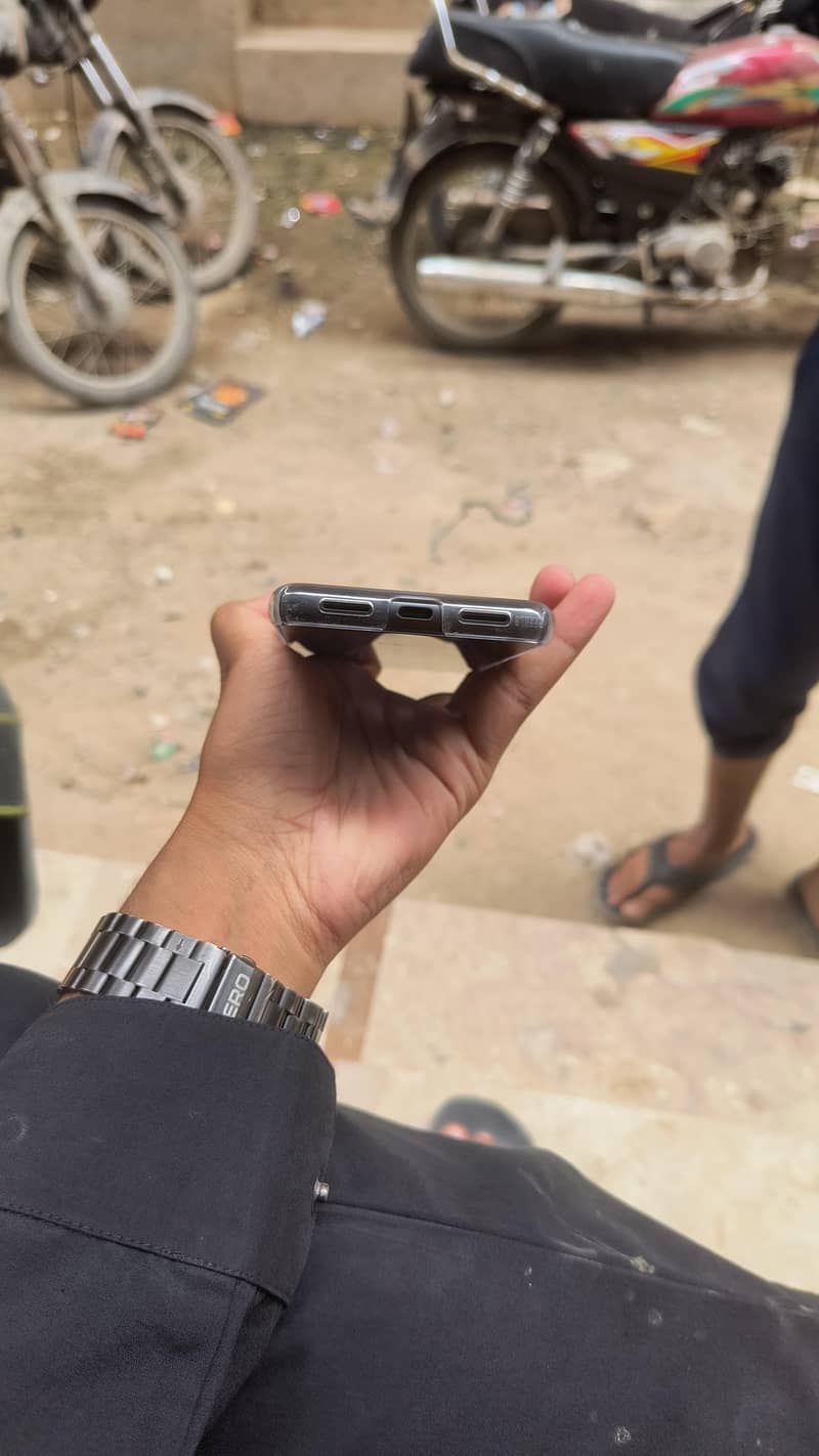 Google Pixel 8 5