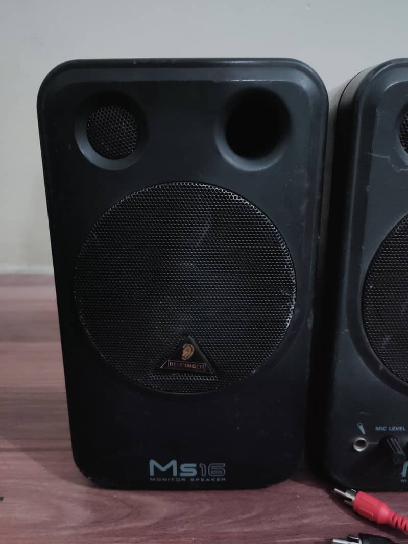 Behringer MS-16 Studio Monitors 4