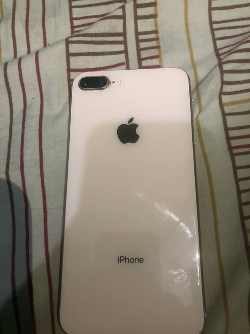 Apple iPhone 8 Plus 1