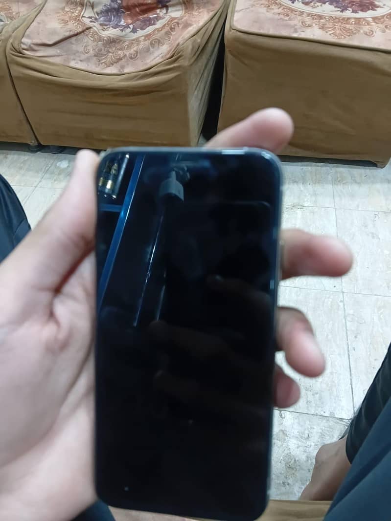 Apple iPhone XS 3