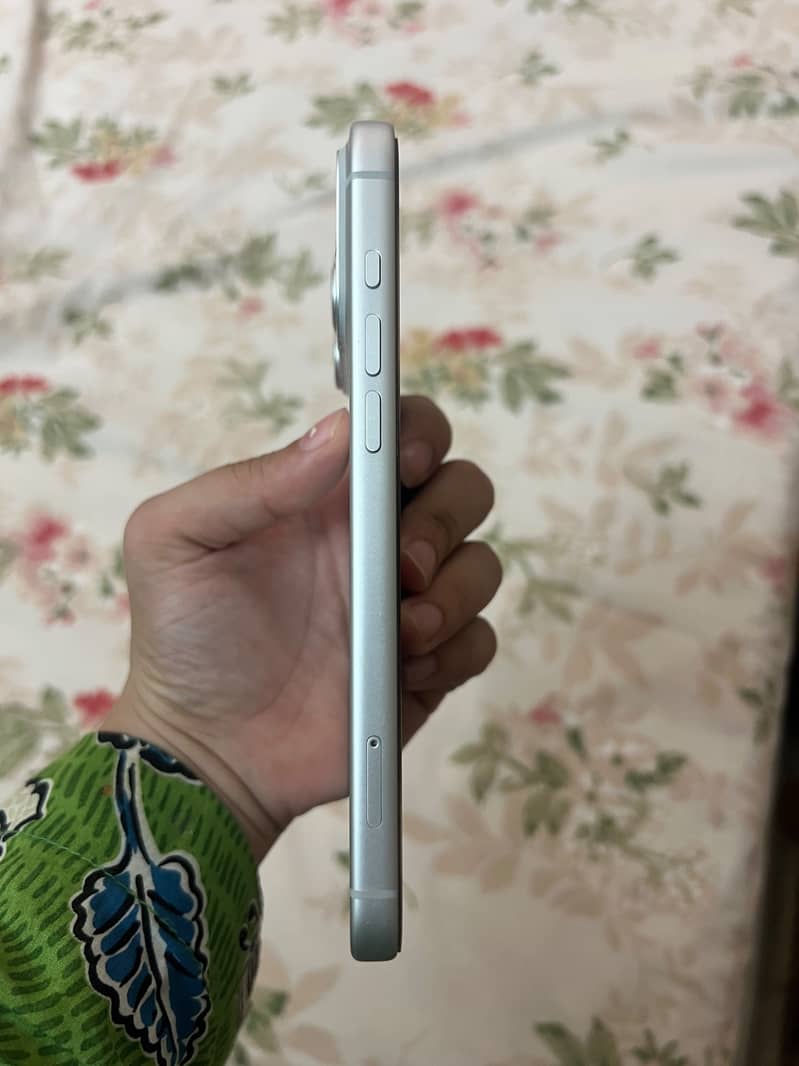 Apple iPhone 17 Pro Max 3