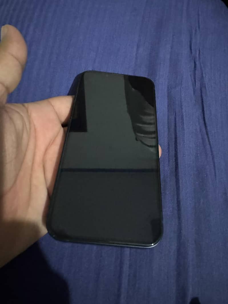 Apple iPhone 13 2