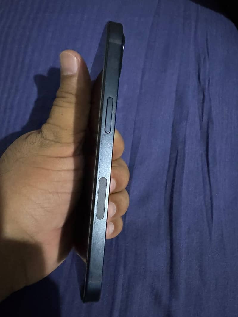 Apple iPhone 13 3